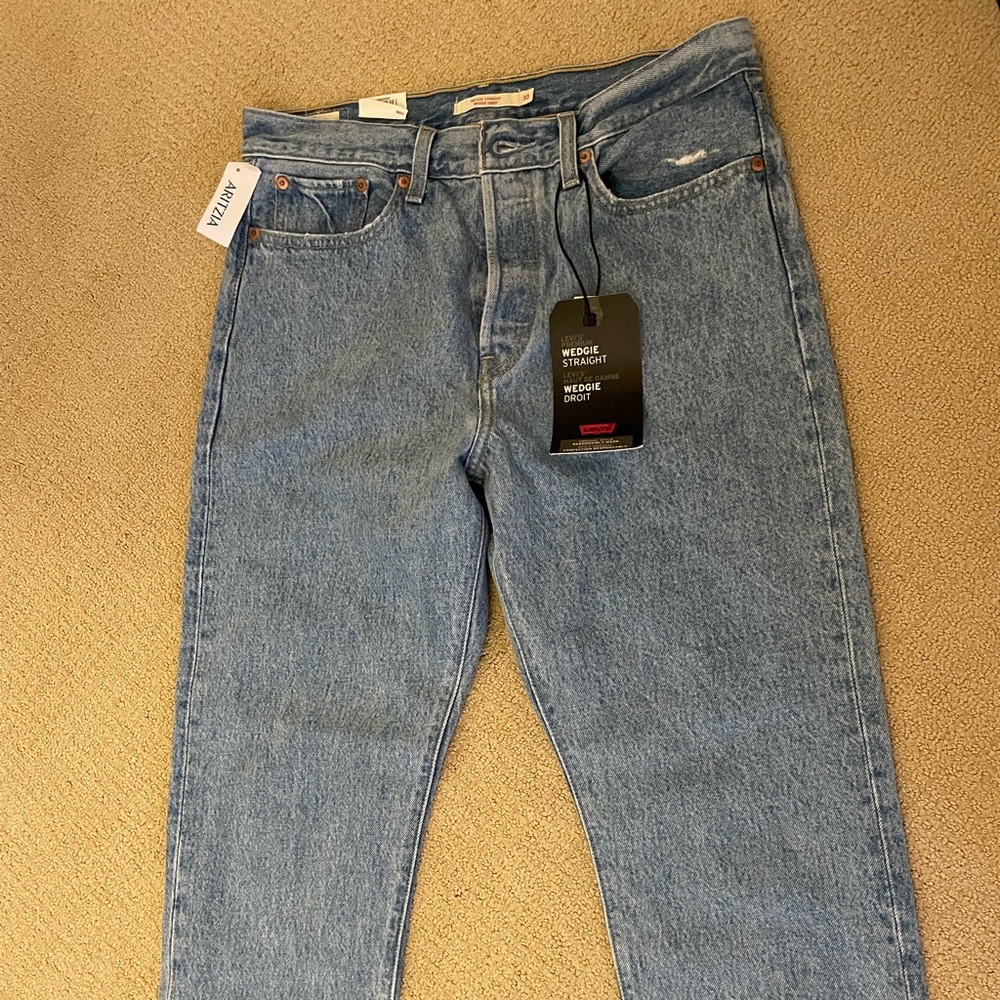 Levis Wedgie Straight Jeans - Picture 2 of 3